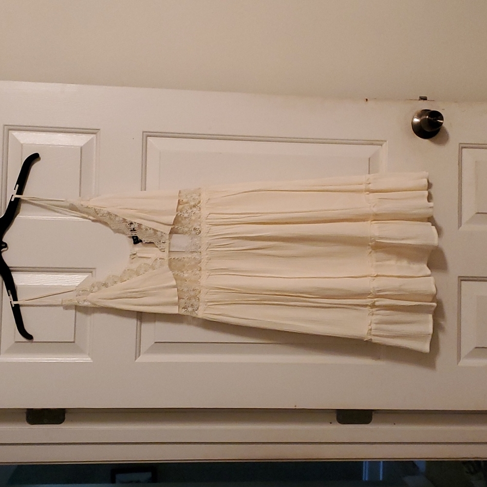 Dress - Knee length